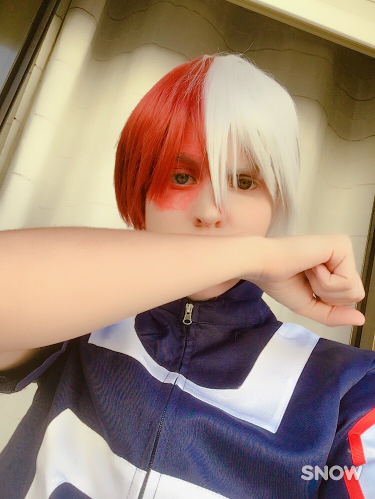 MarshMelouh's tweet image. Haciendo pruebas con el maquillaje de #todoroki de #bokunoheroacademia