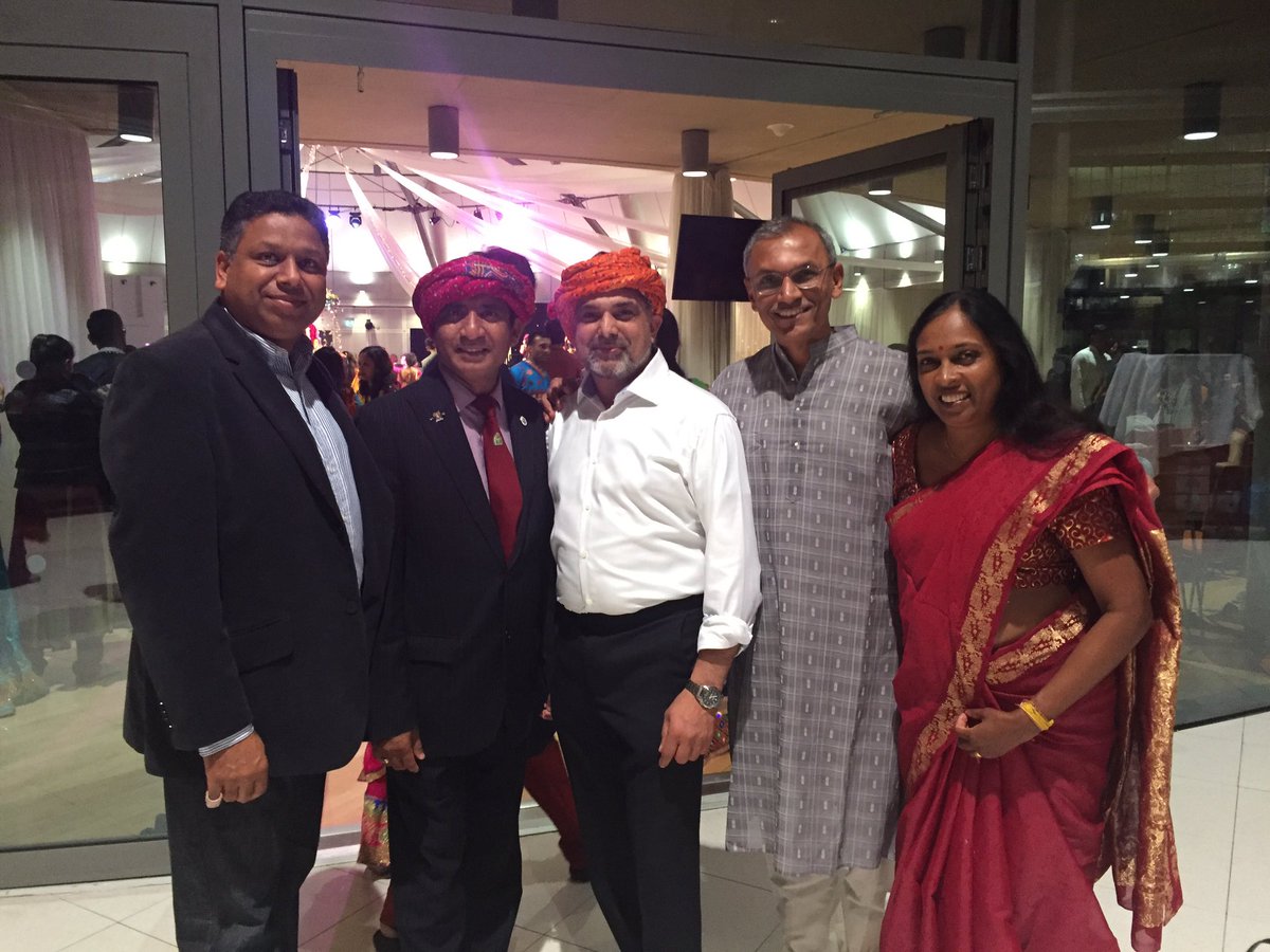 AjayHMaru's tweet photo. #navranginavratri #redlotusevents great atmosphere and super music #BrentCivicCentre https://t.co/MvNf2WUYnX