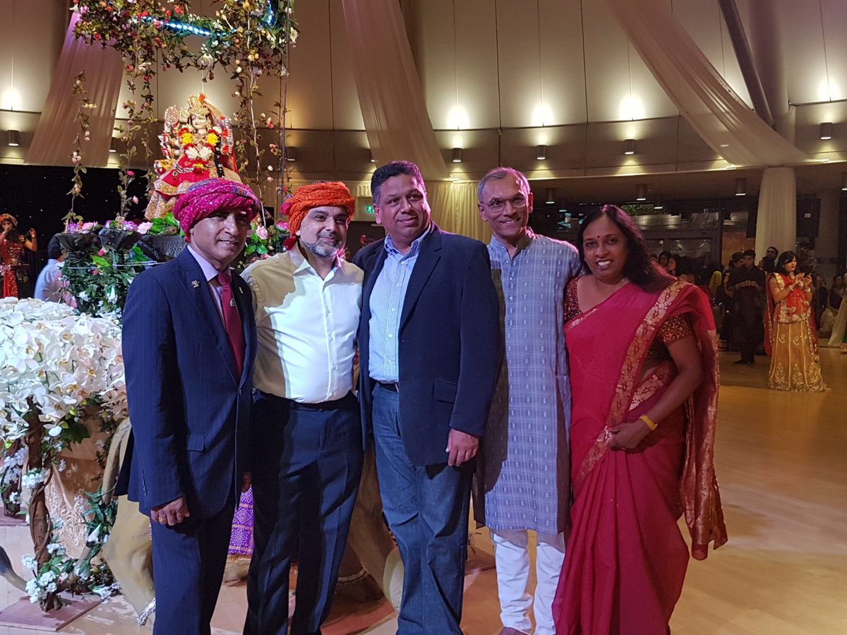 AjayHMaru's tweet photo. #navranginavratri #redlotusevents great atmosphere and super music #BrentCivicCentre https://t.co/MvNf2WUYnX