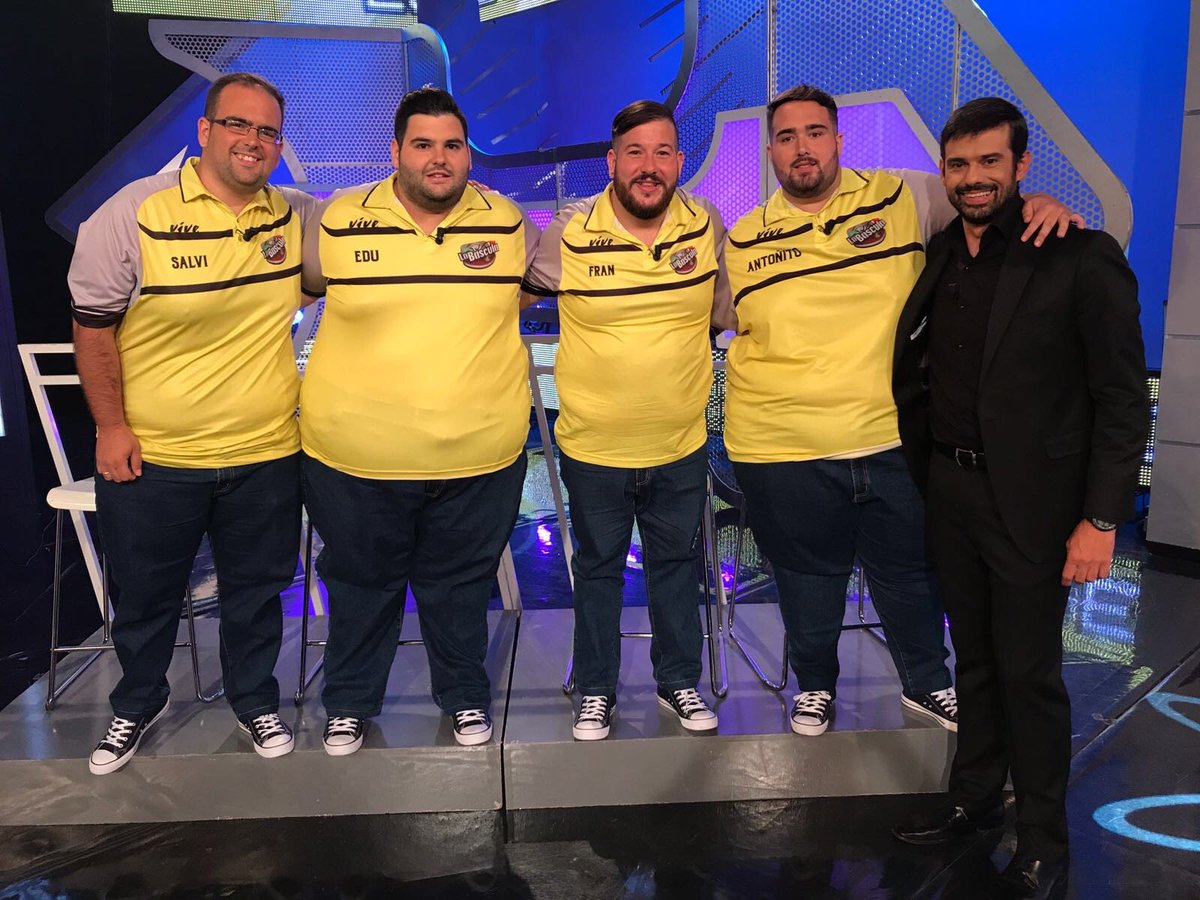 ¡Ha llegado el momento de compartir vía #Facebook y #Twitter la foto de la #noche! Preparad vuestros #dispositivos y ¡SUERTE! #LaBáscula3