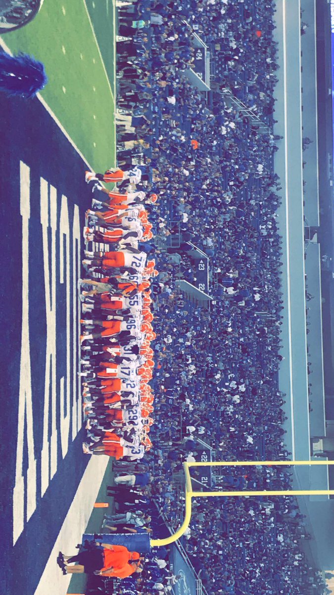 KyleCoar's tweet photo. What a game last night ! 31 straight years! Go gators. 🐊🐊 #UFvUK https://t.co/Do04OfJt3B