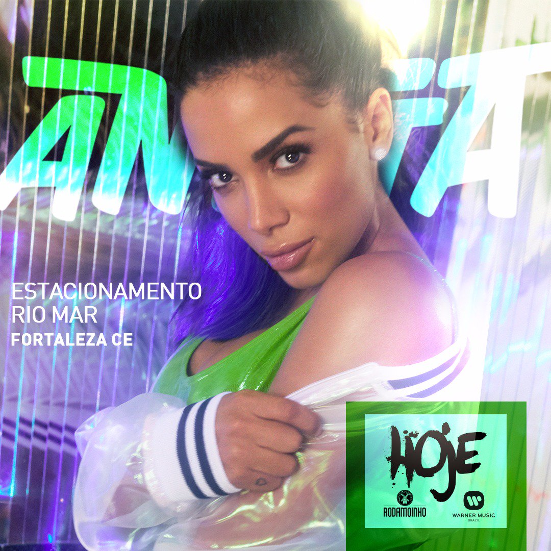 Anitta's tweet photo. Cadê o pessoal de Fortaleza? Hoje o show é pra vocês. Vamossssss 😘 https://t.co/aUtjjxTOvh