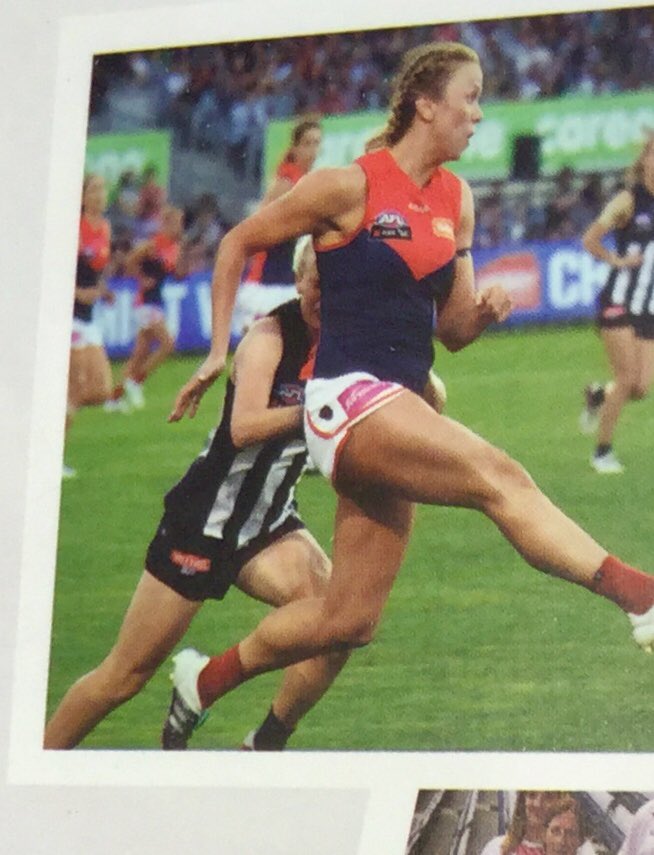 AusEmbIre's tweet photo. Clear to see influence of #GAA on @AFL in 🇦🇺including the 1st professional @AFLWomens player from outside #Aus being Irish! @IRISHCREEKER https://t.co/kptf7p5URv