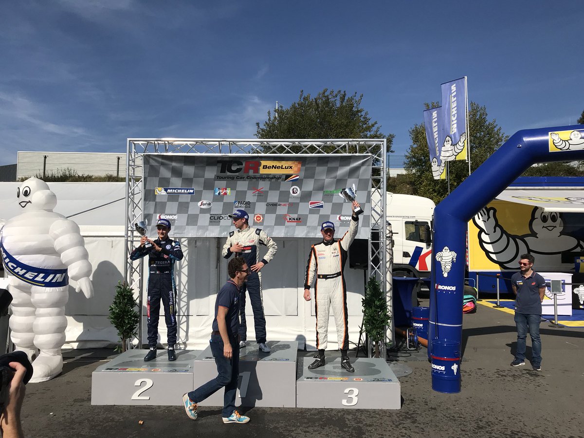 INCREDIBLE performance by our 2 drivers ! Stéphane Lémeret finished P5 &amp; P3 &amp; <a href="/BenLessennes/">Benjamin Lessennes</a>  started last and WINS 🏆 his 2 sprint races! 💪🏆