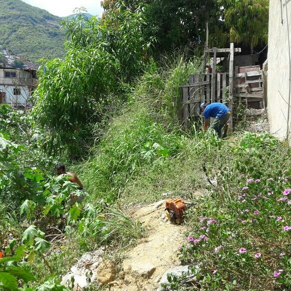 procuracandanga's tweet photo. #FelizDomingo  Inicio de limpieza de "Quebrada Curucuti" Parroquia carlos soublette, siguiendo lineamientos de @CarneiroPSUV @Procuravargas https://t.co/cRBkNUJXCO