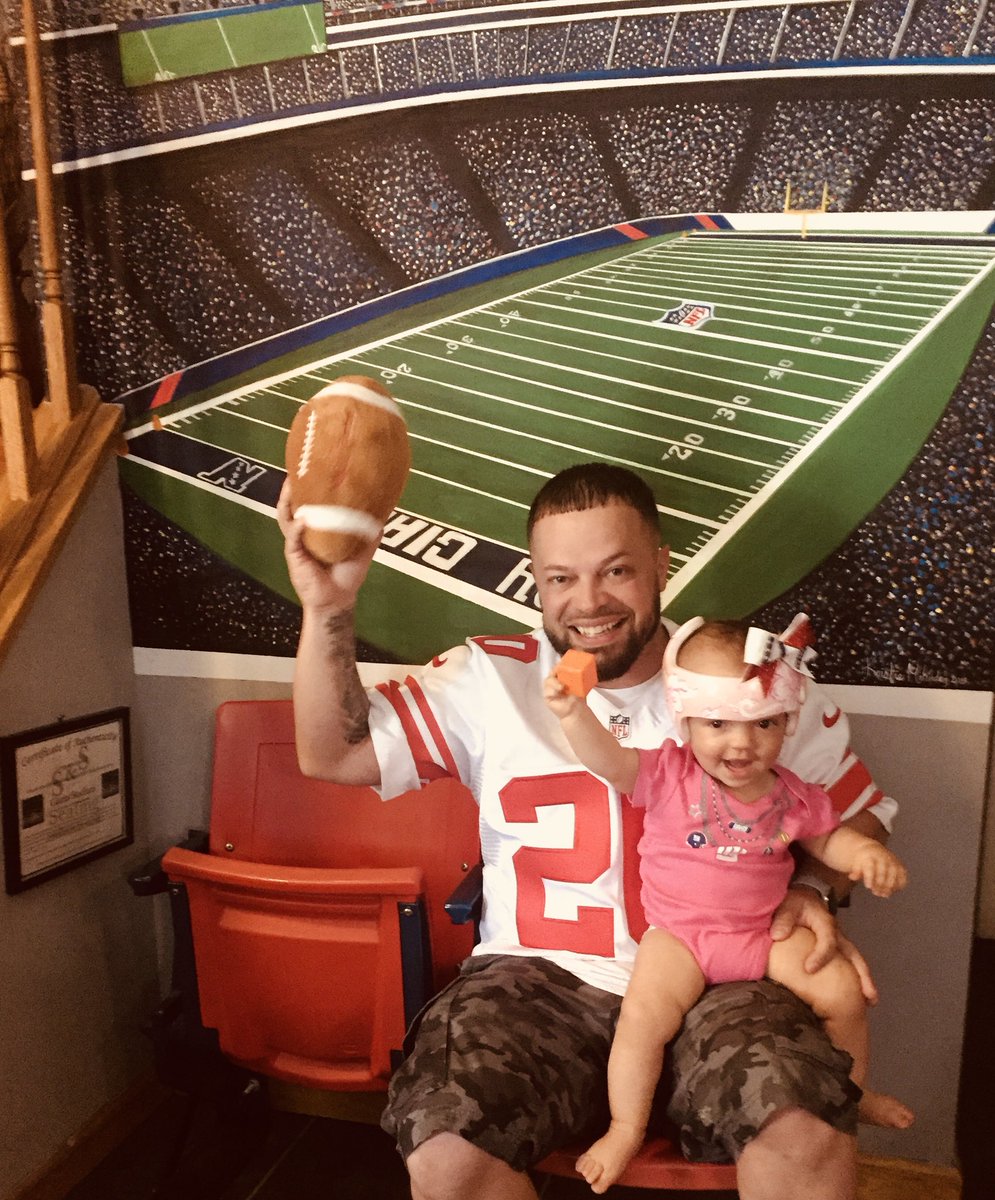 chris_330's tweet photo. @NFLGameDay Look, my daughter holding a block, unlike Gmen oline. Giants will turn it round today. #GiantsPride #NflGamedayRollCall https://t.co/LU8CLDxB3G