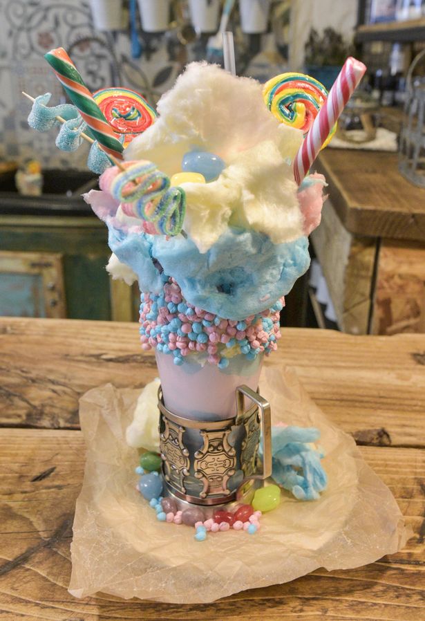 msdmilkshakes1's tweet photo. In the mood for some dessert and milkshake combo!! @msdmilkshakes1 is the stop for you!Try our candyfloss bubblegum milkshake now. #IESEGsmm https://t.co/ruLh2LZOQh