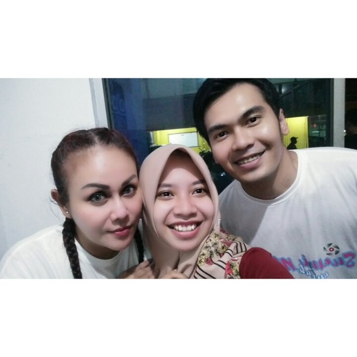 Ayyu1802's tweet photo. Berada ditengah2 orang hebat @MakVeraZanobia dan @bontot_cmi sampe ketemu lagi 🙏❤❤❤ sayang ga ada abangnya 👉 @bangbily https://t.co/UyspyjoB4p