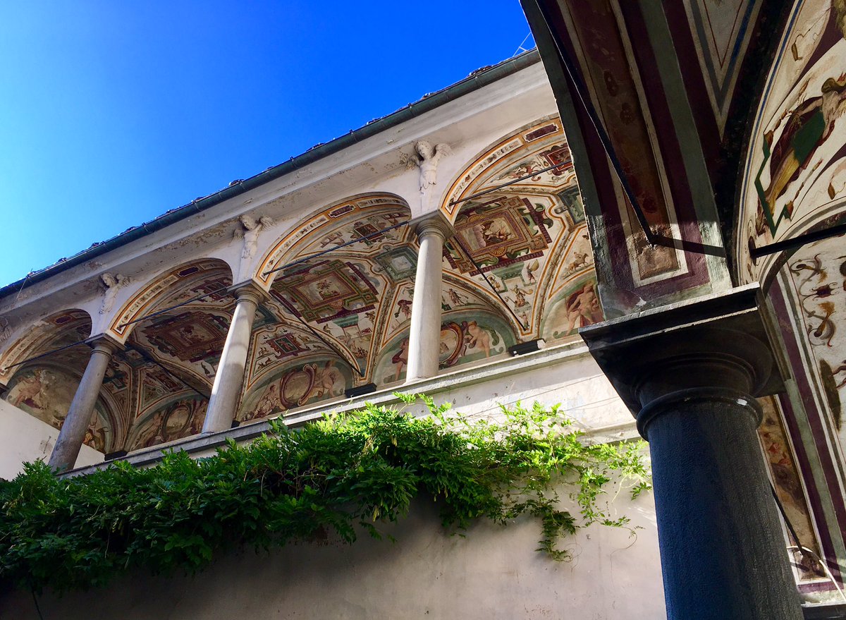ncommunod's tweet photo. #PlaisirsdeCulture I ricercati affreschi di #PalaisRoncas Tra grottesche, scene di genere, divinità, eroi mitologici, stemmi e emblemi https://t.co/5A88OTeyDY