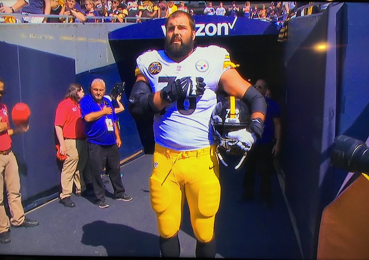xtriadx's tweet image. A soldier stands alone.
(Alejandro Villanueva #78 #Steelers West Point/ X-Army Ranger/Bronze Star with V)🇺🇸
Shame on those who stayed behind