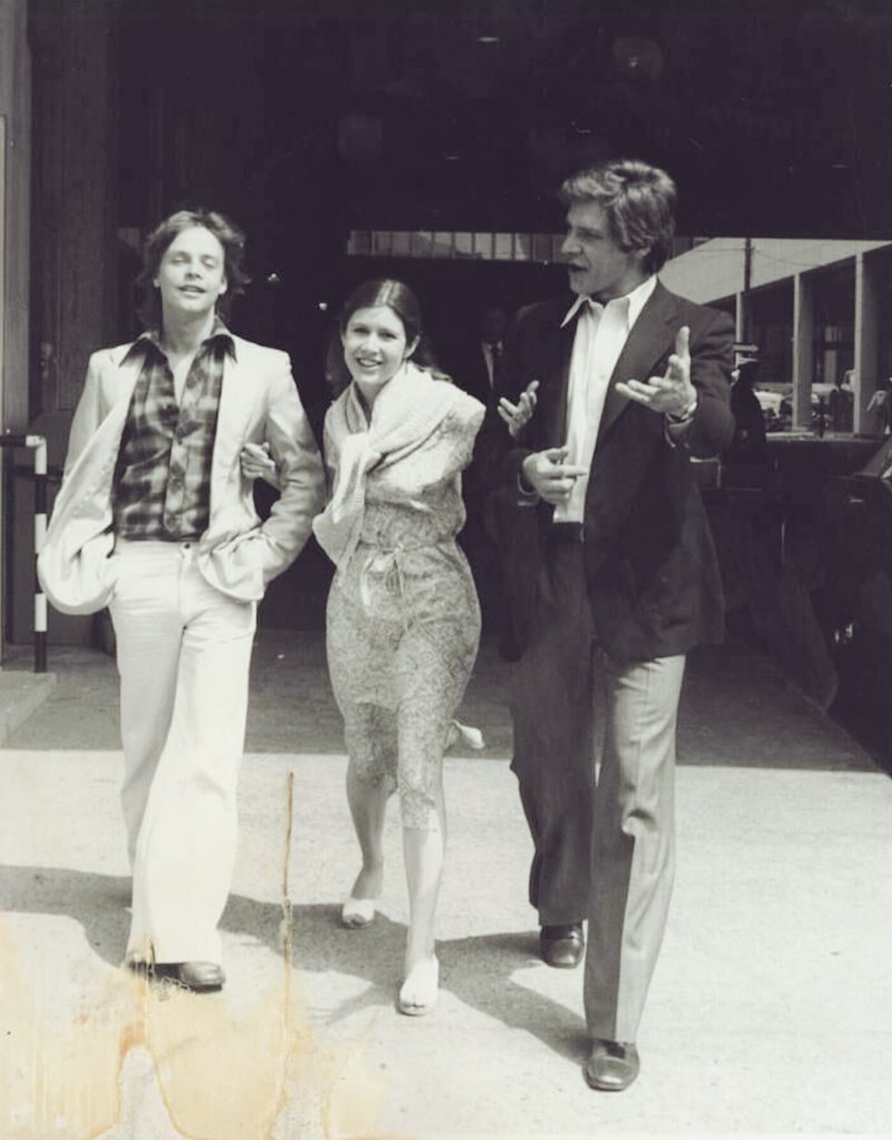 I've never seen this pic before and I love it😍😍😍😍❤❤❤ #BestTrio #StarWars @HamillHimself ♥