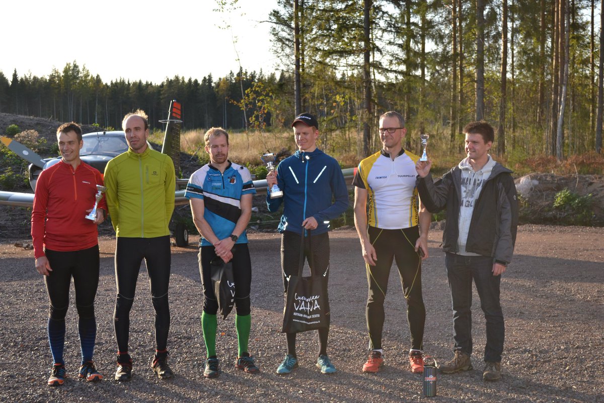 tuuripellet's tweet photo. Tuuripellet #rannikkorogaining palkintopallilla. #Jukola2018 täältä tullaan! https://t.co/Hu7FLsd8A5