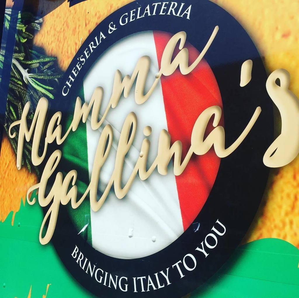 Beautiful patio weather and <a href="/mammagallinas/">MammaGallina</a> serving up food. #knoxbeer #alliancebrewing ift.tt/2jVMu3T