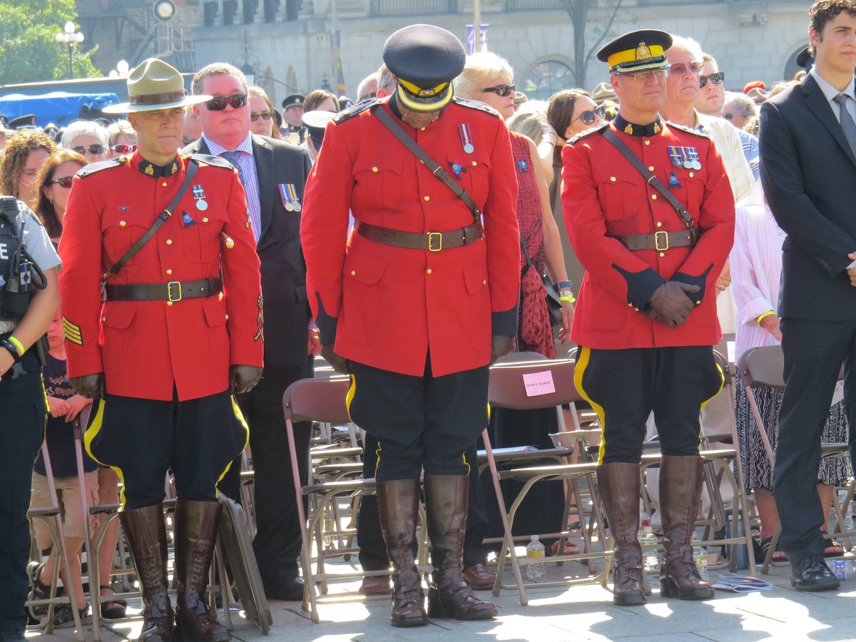 CPPOM's tweet photo. [Photos] 40th Canadian Police &amp; Peace Officers Memorial are posted on Facebook https://t.co/6ytASN20ER #HeroesInLife #HerosEnVie https://t.co/AP7Ld3CPBC