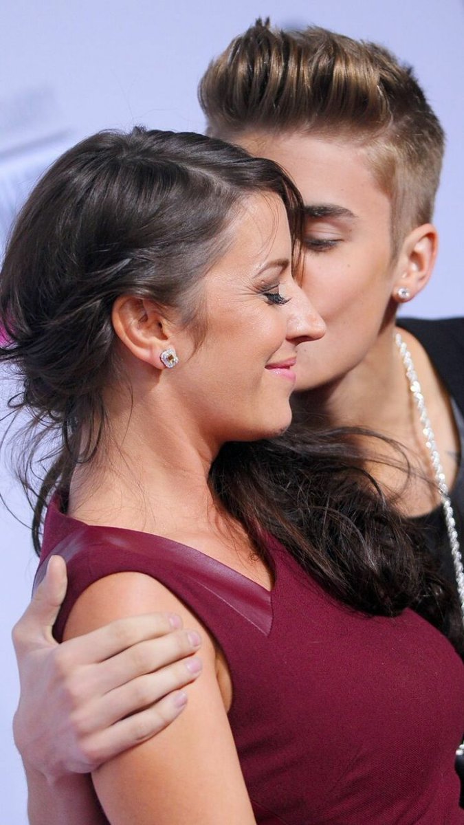 burcin_guneyyyy's tweet photo. My hearties ❤🌹 @justinbieber @pattiemallette @jazmynbieber @jaxonbieber @estherwuff https://t.co/RhBZAkUja8