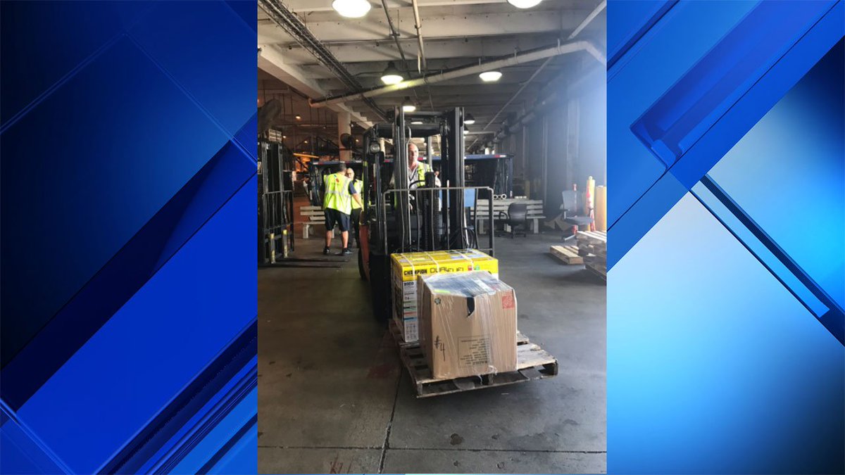 American Airlines allows employees to send aid to loved ones in Puerto Rico bit.ly/2wPVGYw?utm_me… https://t.co/Aj4NeIxY4P