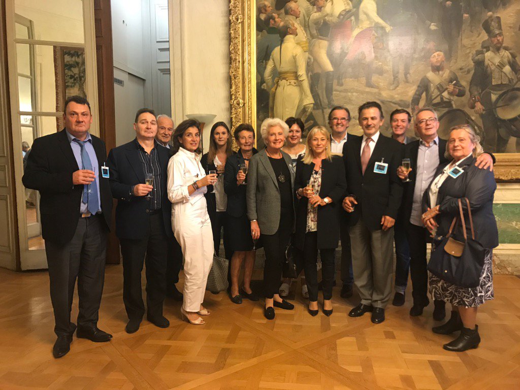Heureuse de revenir au Sénat pour représenter Paris et les Parisiens. Merci <a href="/JF_Legaret/">JF LEGARET</a> pour son précieux soutien.