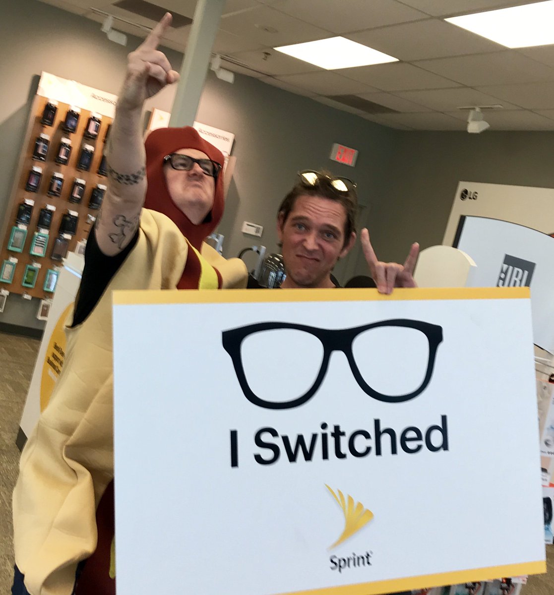 Adios, Verizon. #cantstoptherock #upgradeyourlife @DCalzone77 <a href="/LangerSprint/">Luke Langer</a>