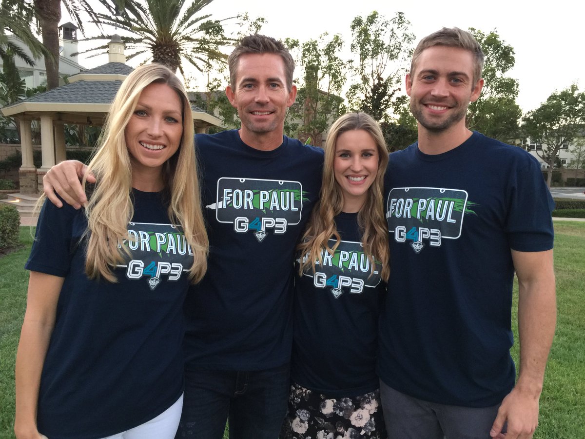 codywalkerroww's tweet photo. Spending some quality time with my family this weekend wearing our new #ForPaul shirts 👨‍👩‍👧‍👦 https://t.co/vmWKVCwOvA