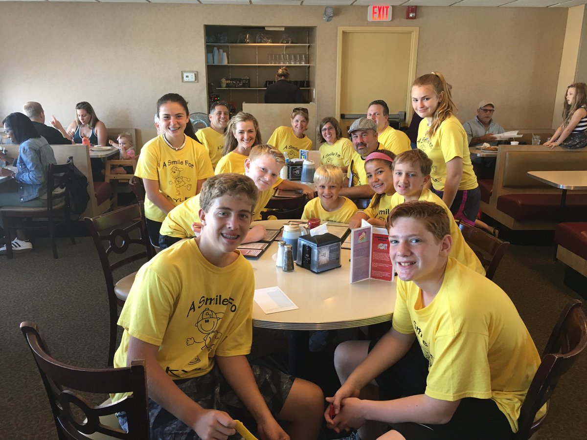 _TheDiningCar's tweet photo. Meet Kyle and his Smile for Kyle team. Marching to stomp out pediatric cancer. #smileforkyle. Great job by all! Thanks for coming https://t.co/PbO2pvgllN