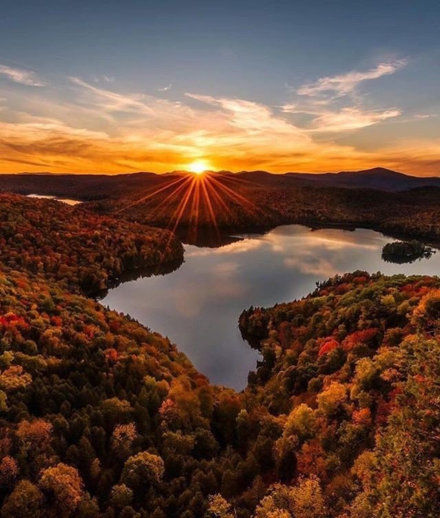 KikayRustia's tweet image. Reposting @traveling_today:
Sunset colors 😍
 Would you travel here? Comment below 👇👇
📷 by @gettyphotography
