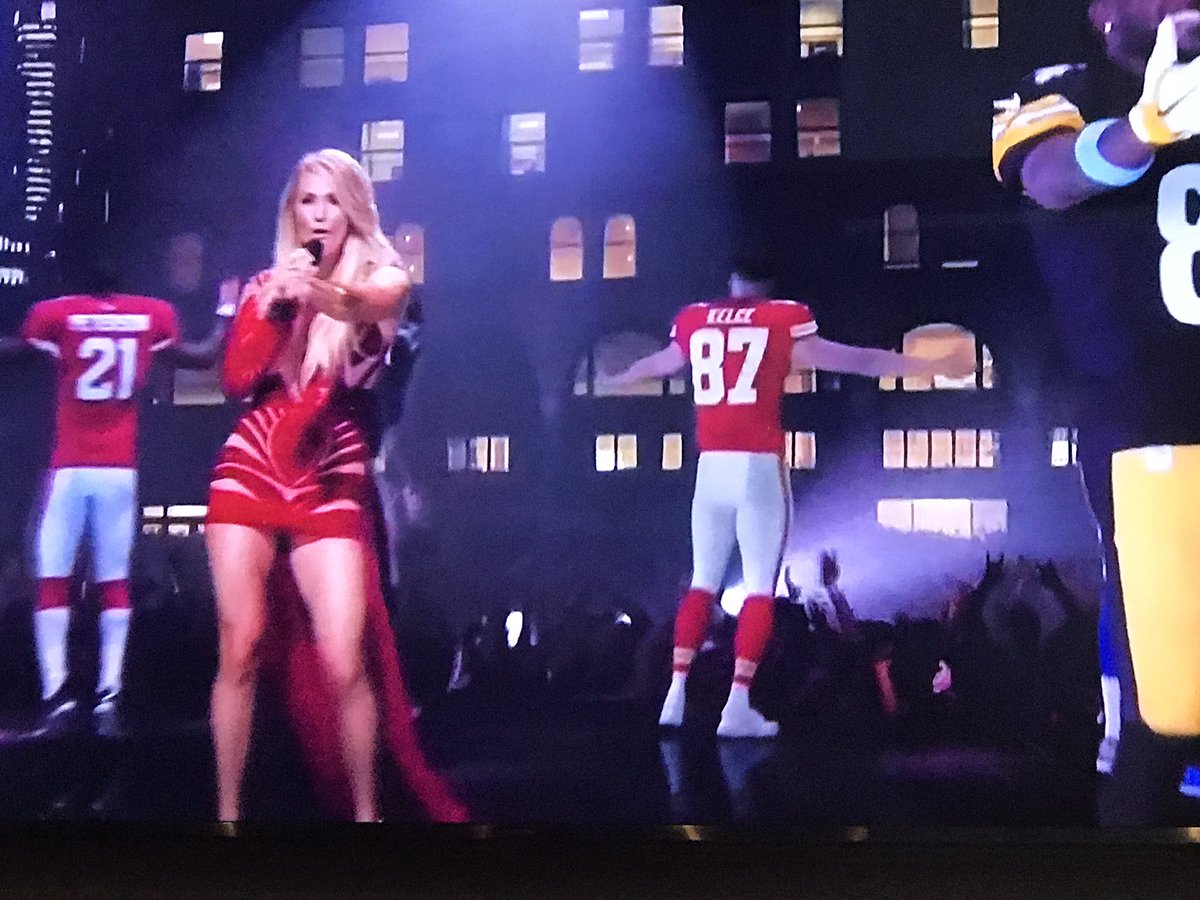 CashSports's tweet photo. All of this makes me want to kneel for  the SNF opening song https://t.co/bFJ5VkelTK