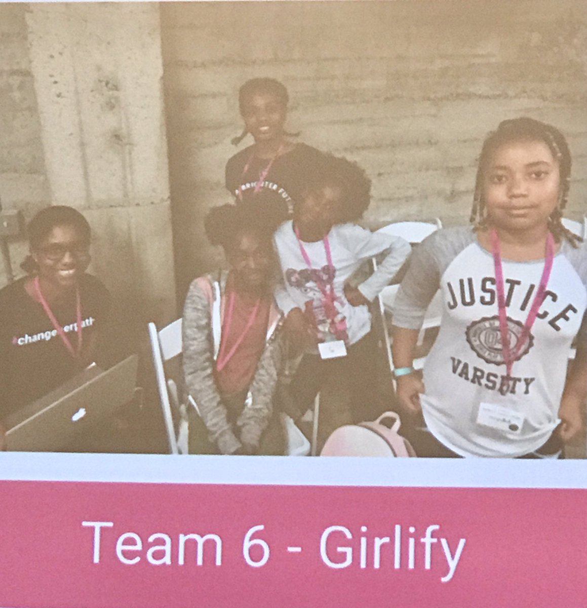 nappychik's tweet photo. Black Girls Code #BGChackathon #bgc #CodeAbrighterFuture https://t.co/x9wgNKrXCa