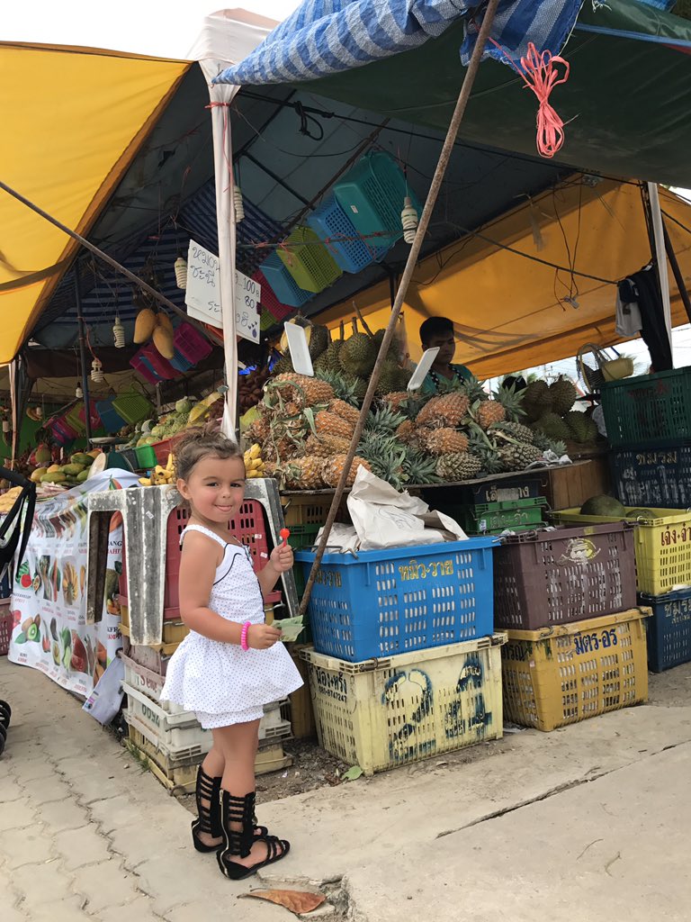 AB_Maybe's tweet photo. Children who learn a second language better connect to travel. 
#FamilyTravel #tmom #travel 
https://t.co/LeylFzueTk https://t.co/eqy8klLDht