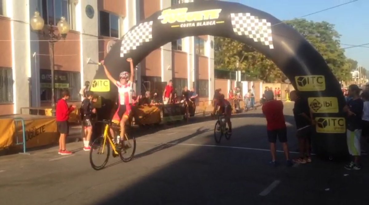 CCLaPalmaCT's tweet photo. Y en la exigente cita de #Ibi @MAngelterrones logró una merecidísima victoria tras 25 km en solitario!! Además @antonioda07 4° + Montaña!! https://t.co/pfiHvSZDgz