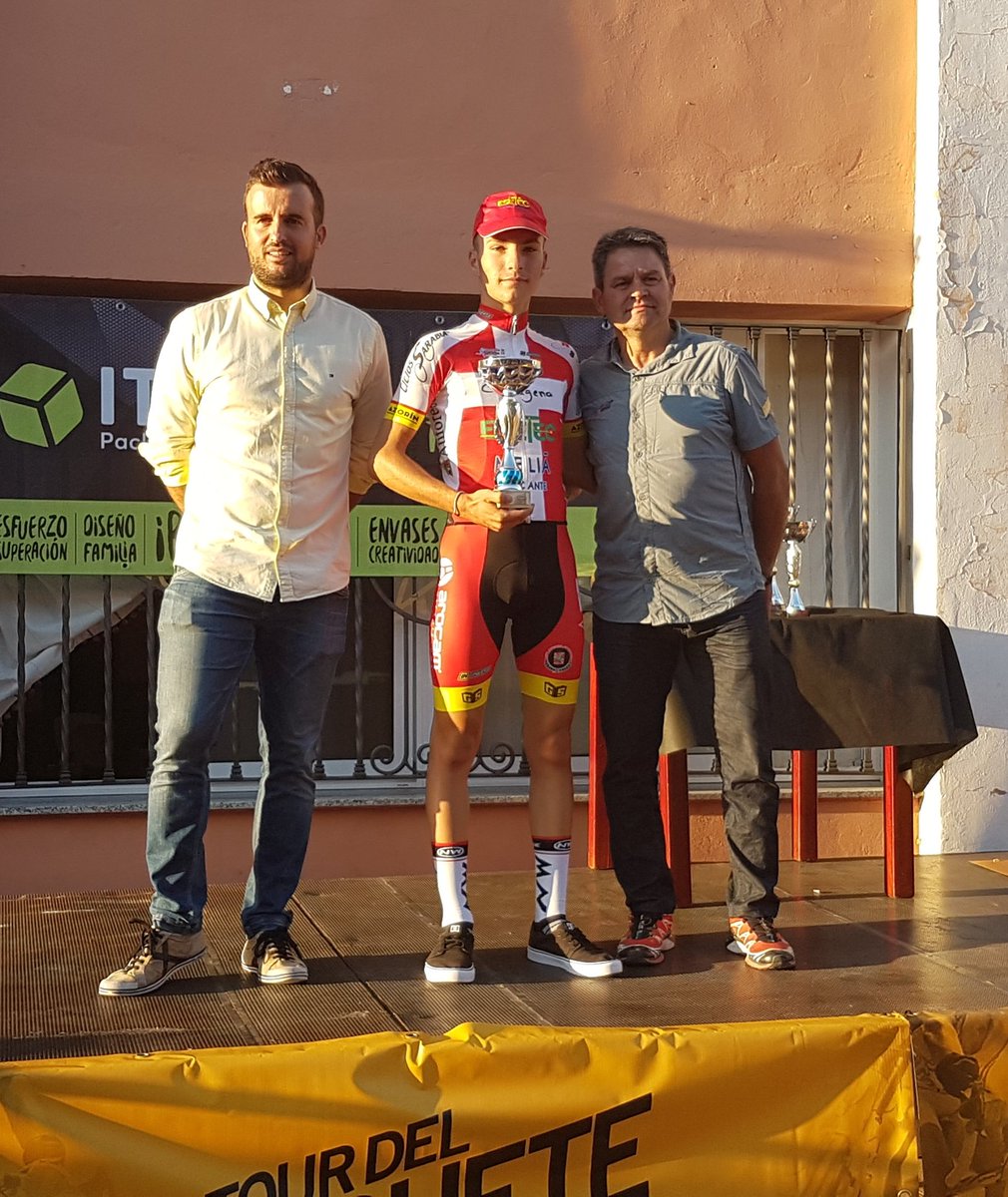 Y en la exigente cita de #Ibi @MAngelterrones logró una merecidísima victoria tras 25 km en solitario!! Además <a href="/antonioda07/">Antonio David Guerao</a> 4° + Montaña!!