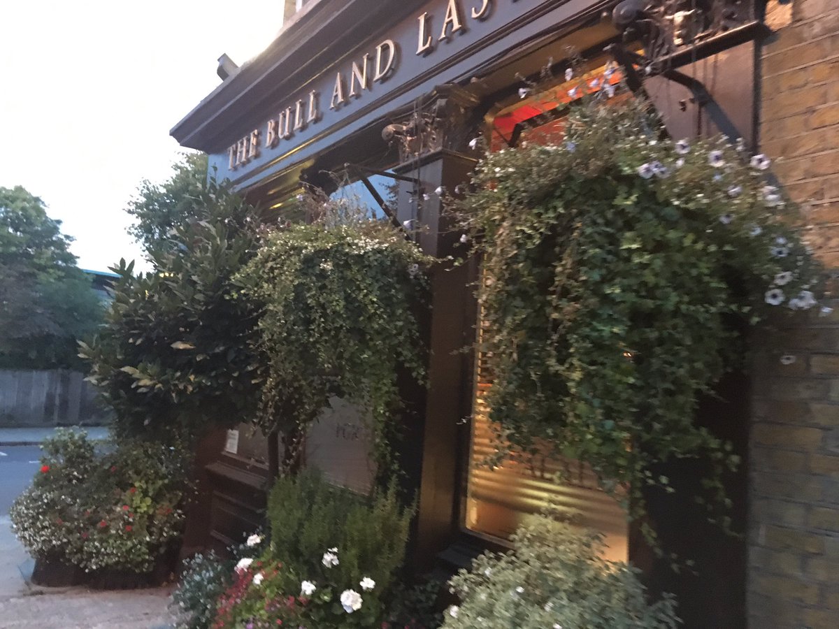 Quiz night <a href="/TheBullandLast/">Bull & Last</a> 📝🍷🍻