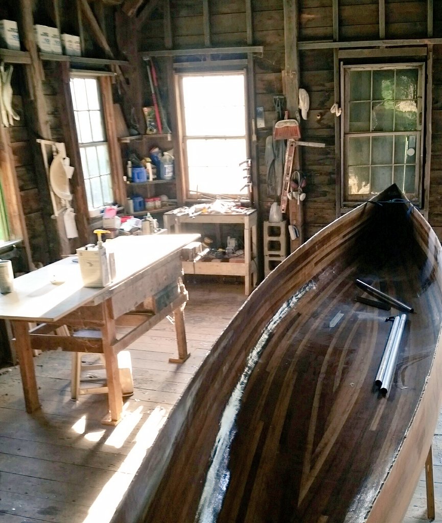 adkcanoeshop's tweet photo. Good clean shop, ready for seats, thwarts & rails #adirondacks #canoebuilding #canoe #canoeing #paddling #canoerepairshop https://t.co/hPcEUj24ir