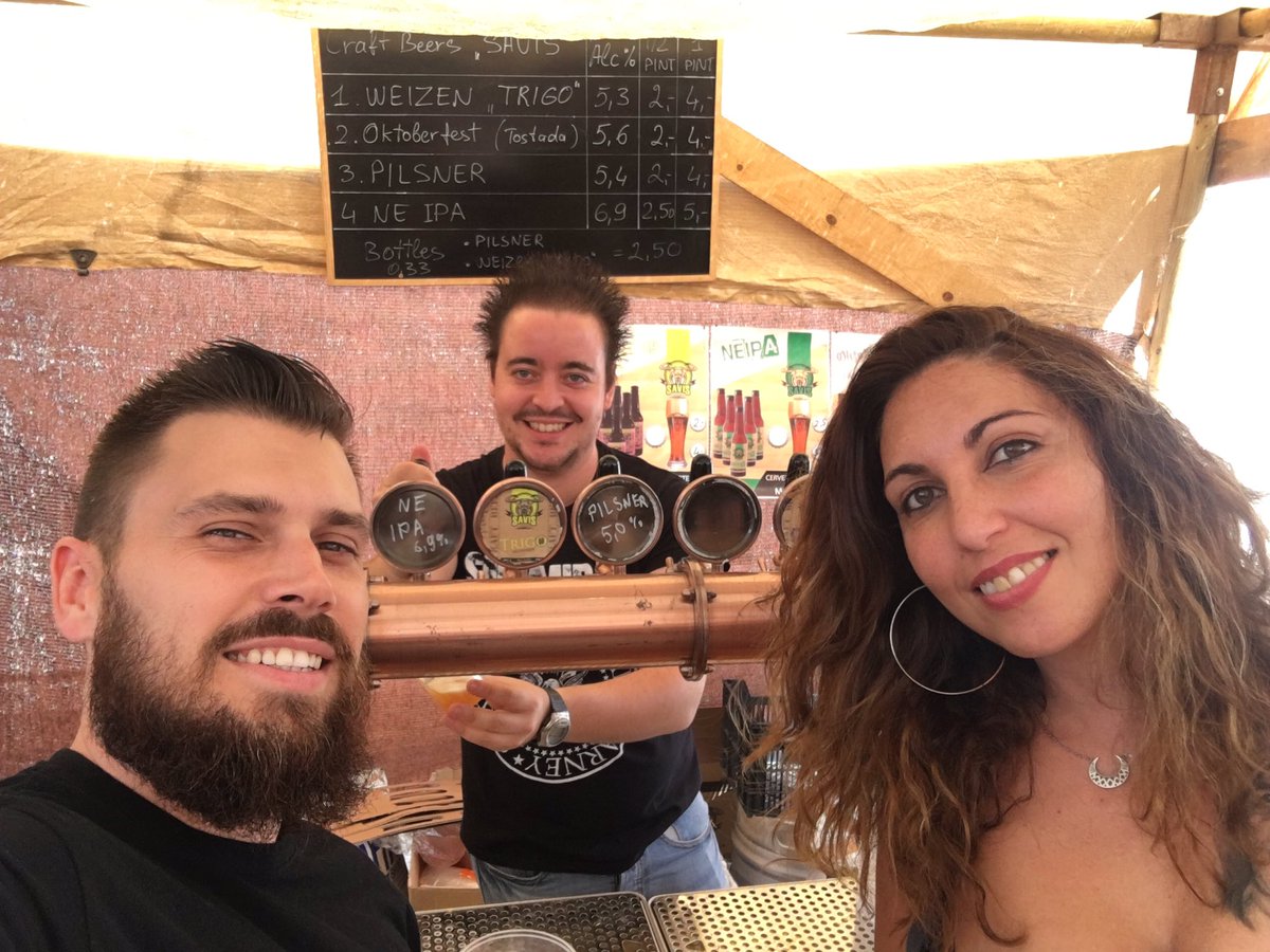 Tener <a href="/SavisCerveza/">Cerveza SAVIS, Malaga</a> en la feria birrera no falla! Parada obligada. <a href="/eldiaDlacerveza/">El Día de la Cerveza</a> @XaviGBarber <a href="/cervezadviernes/">Cerveza del Viernes</a> <a href="/queridilla/">Hosanna Peña</a> <a href="/aleho77/">aLEHo</a> 🍻🍻🍻🍺🍺