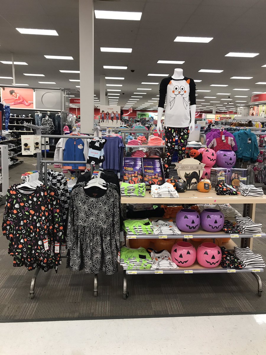 Casey80599120's tweet photo. Thank you so much to our VMTL Chris get ready for Halloween and all your hard work in softlines. Best partnership! #T1866softlinesstrong https://t.co/AHZPzpeLCj