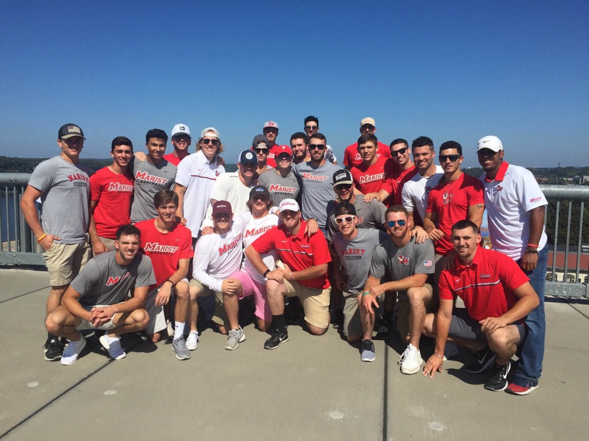 Marist_BSB's tweet photo. @Marist_BSB lending a helping hand to @FoJFoundation and the #FOJAngelWalk today! π¦πΊπΈ https://t.co/VIoueGzrBe