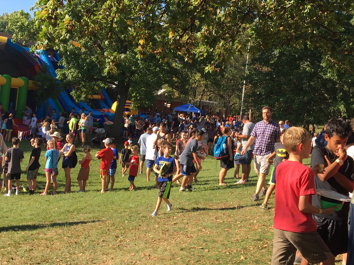 mrykowski1's tweet photo. Thank you Evening Street community for supporting our carnival@wcsdistrict#ItsWorthIt https://t.co/32BjjRiEgE