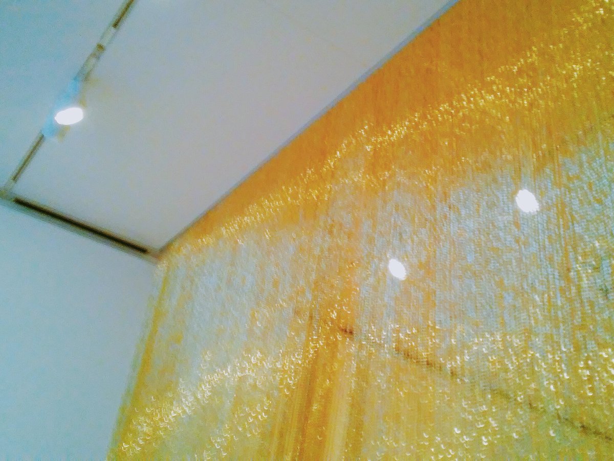 TheMsSnowfire's tweet image. The #material captures and plays with light as it moves and jingles @CHICAGOFRAMED