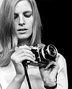 Happy Birthday to an incredible voice for the Animals ;Linda McCartney     
