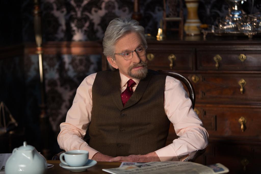 Happy Birthday to Michael Douglas the O.G Ant-Man. 