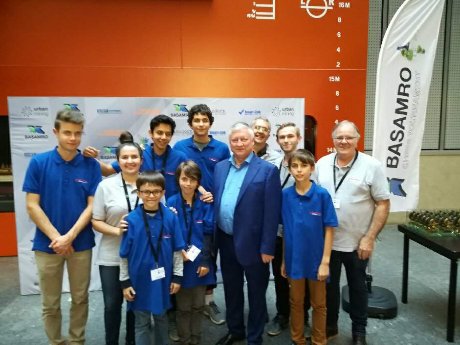 Basamro 2017
Remise des prix du #Basamro 2017 : l'IDF Chess Team, accompagnée de l'ancien champion du monde, Anatoly Karpov !