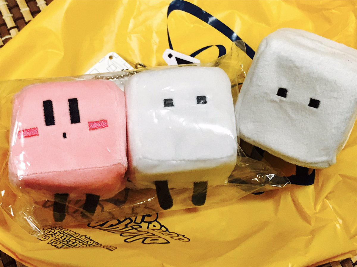 りんけい 旅絵描き V Twitter 用事で東京に行ったので ついでに上野のヤマシロヤに寄ってキュービィマスコットの予備を入手 このマスコット つくりが割とザツなのでキュービィの顔重視で選んだら カービィのほうはひどく顔が歪んでた ハコボーイ