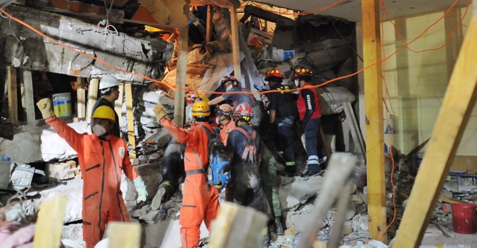 PublimetroMX's tweet photo. #FuerzaMéxico Hallan a cadáver en área complicada de #Repsamen; el trabajo duró 2 días con información de aparatos térmicos: @SEMAR_mx https://t.co/x1BNrp9NBj