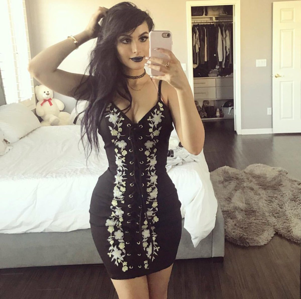 @sssniperwolf Q U E E N.