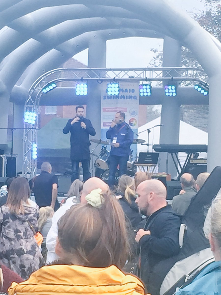 adammosscomedy's tweet image. We saw @JasonManford today in #royton what a voice, what a class act #topman #absolutepro