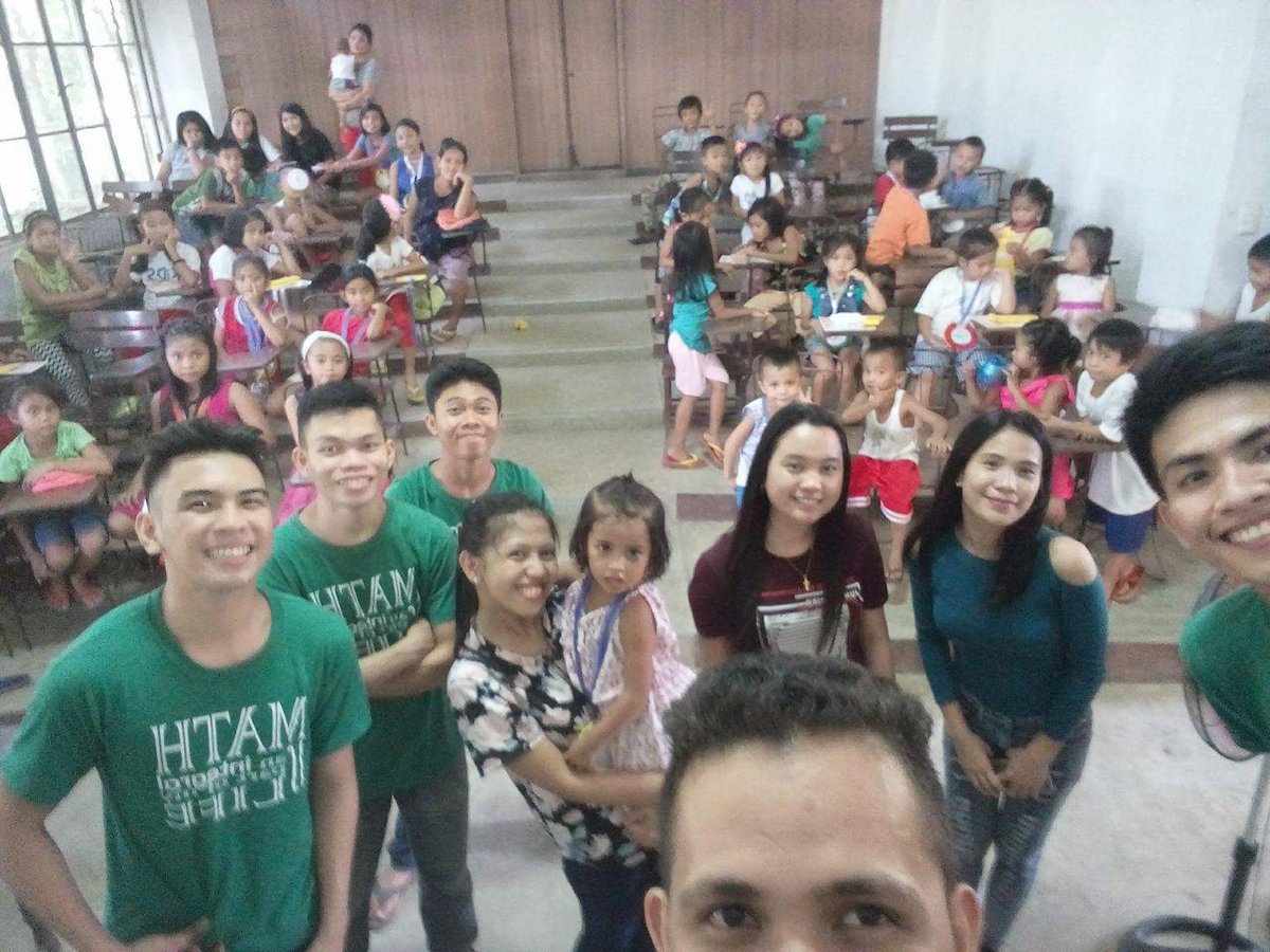 mmariemiranda's tweet image. Ang layo.Wala na akong pera. Yan na sa isip ko kahapon pero buti tumuloy ako ang saya Graduate na ang mga baby ko 😍😍😍 #ExtensionService