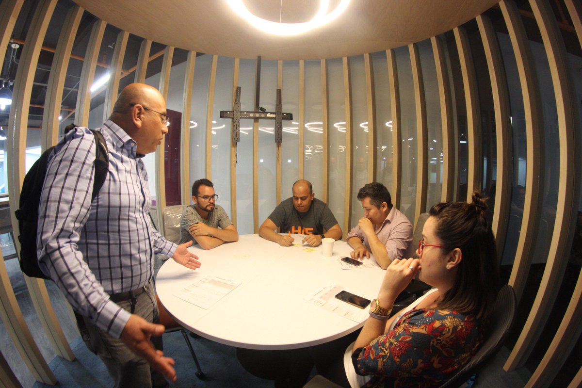 SWGuadalajara's tweet photo. En unos minutos sabremos cuál fue la mejor idea presentada durante este Startup Weekend de Inteligencia Artificial #SWGDLAI #SWAI https://t.co/HoOrIgSGuc