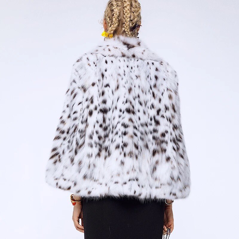 Fursonly_office's tweet photo. Pure white lynx fur coat #fursonly #winter #daily #winterfashion #womenfashion #fashion #bobcat https://t.co/NL1kVKPAOS