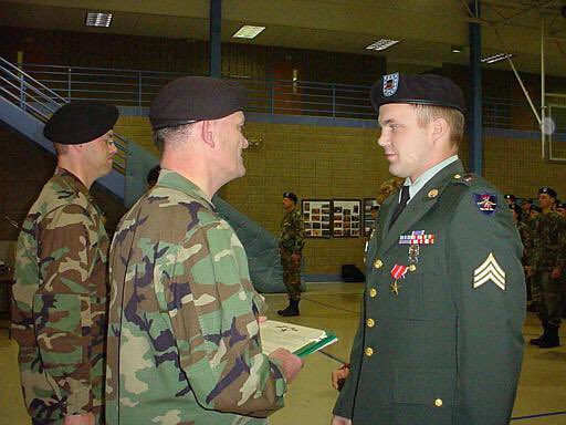 _Lo18_'s tweet photo. My brother, athlete and US Army Veteran gave his right arm for u and I. He is the reason I stand. Remember who sacrifice so u don’t have to https://t.co/l0rIKivXTi
