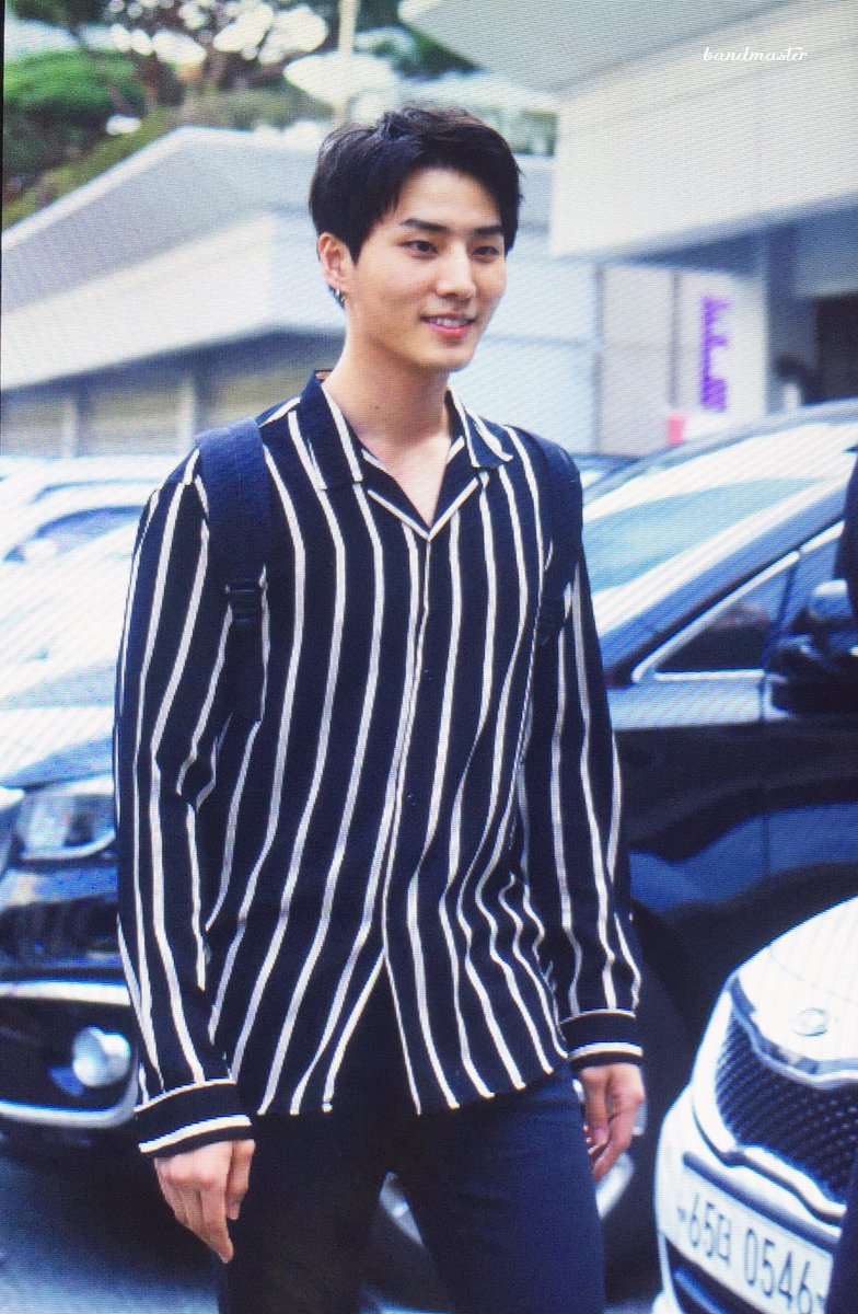 bandmaster_'s tweet photo. 170925 이수지의 가요광장 퇴근 preview

#데이식스 #DAY6 #영현 #영케이 #YOUNGK https://t.co/fC4oOJV7wC
