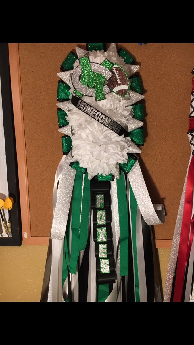 lilsunshineD's tweet photo. Basic Caddo mills mum, homemade cut outs https://t.co/AClwcm8Bqo
